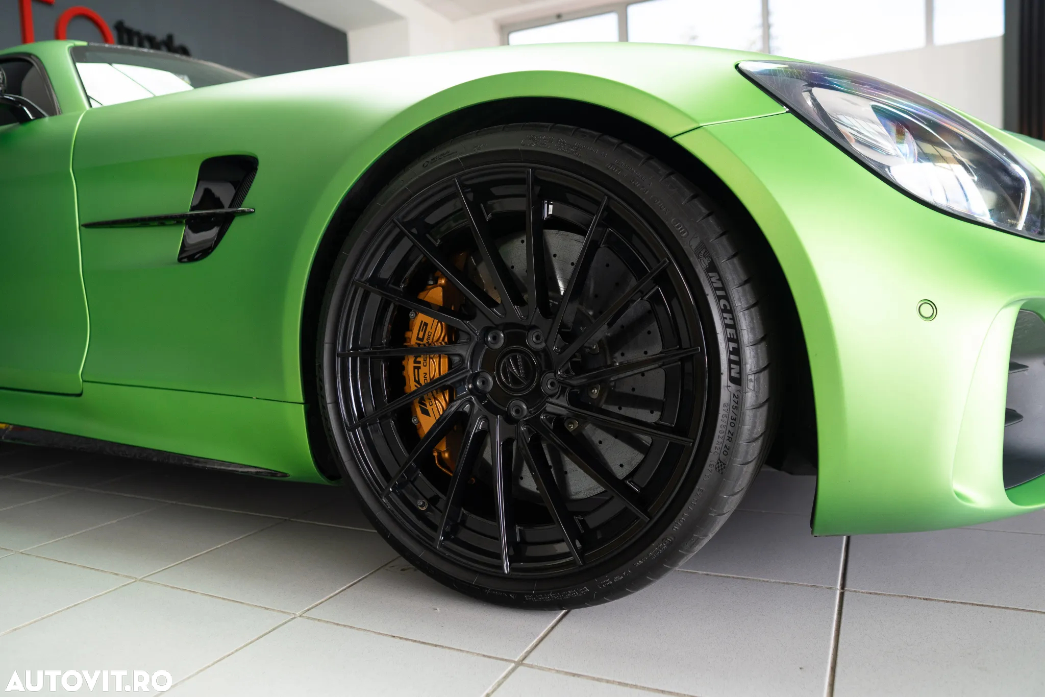 Mercedes-Benz AMG GT R - 5