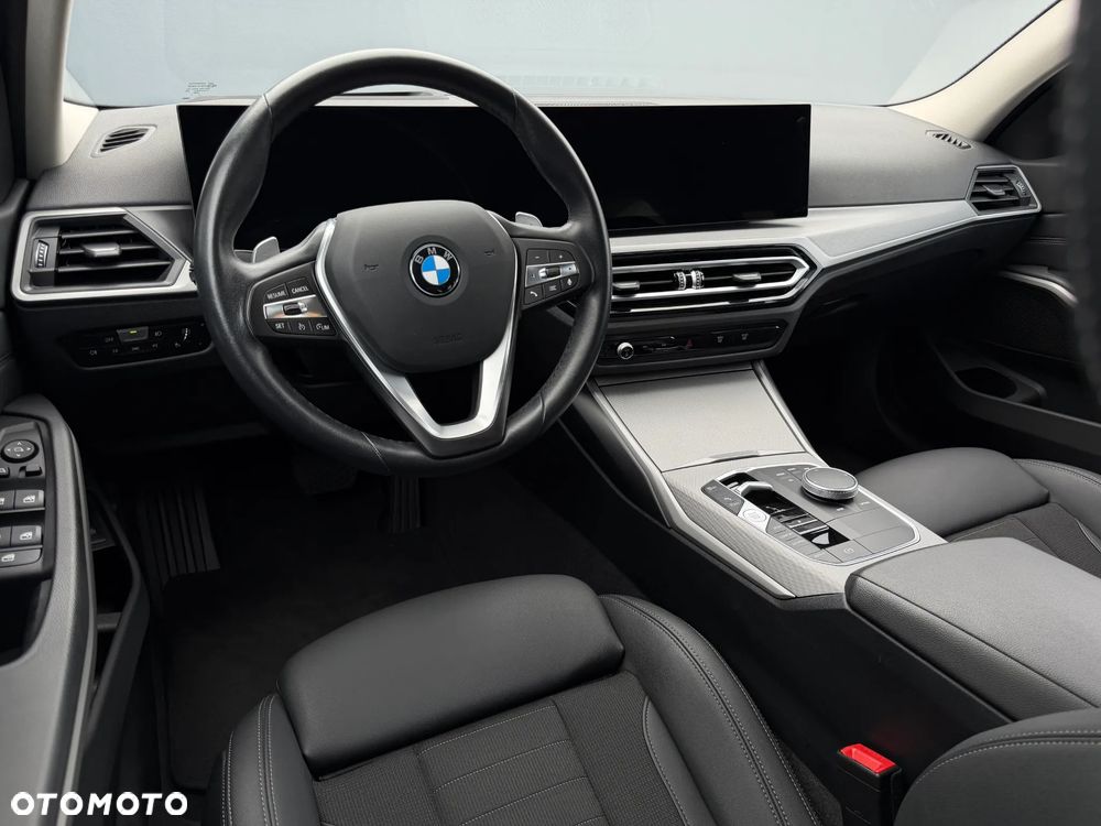 BMW Seria 3 318i M Sport - 14