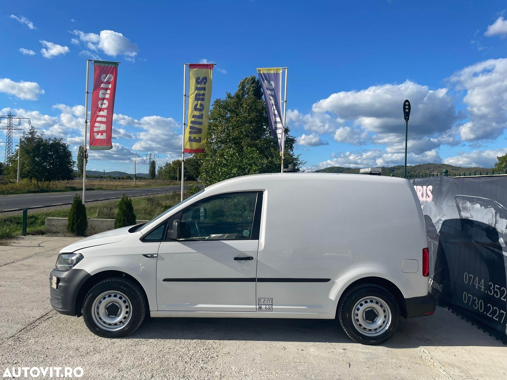 Volkswagen Caddy 2.0 TDI DSG - 8
