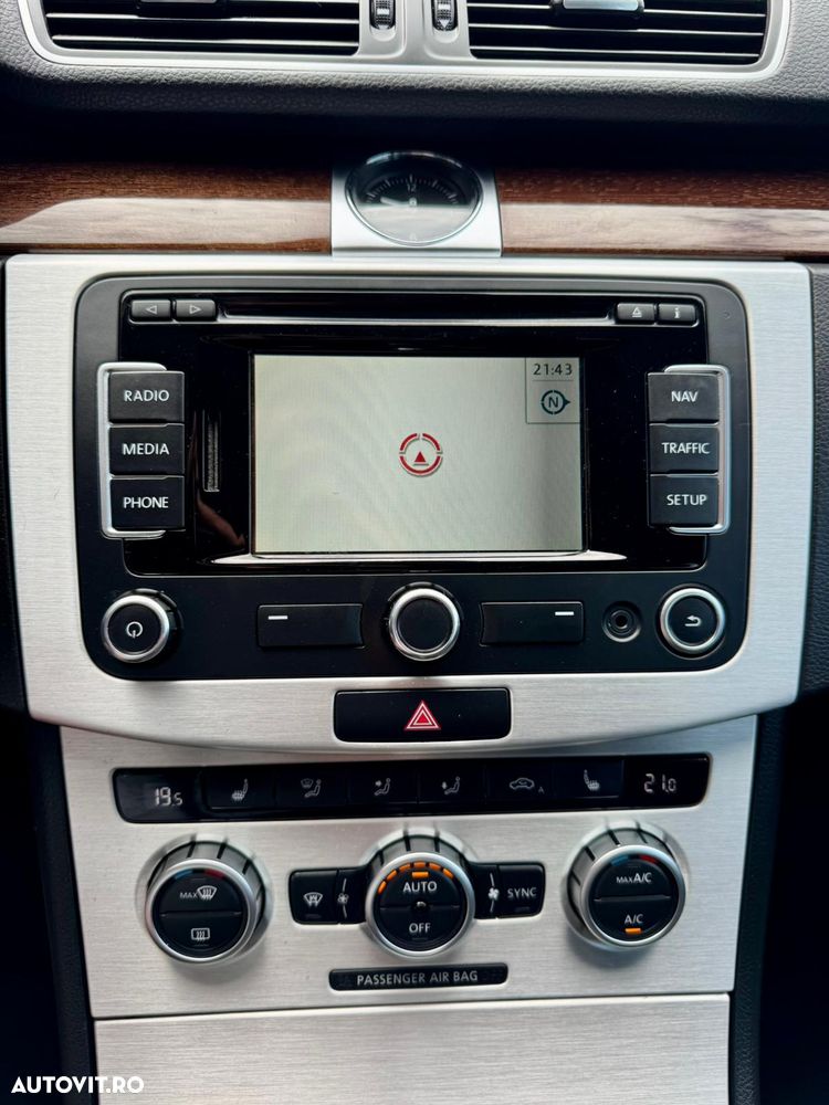 Volkswagen Passat 2.0 TDI Highline - 25
