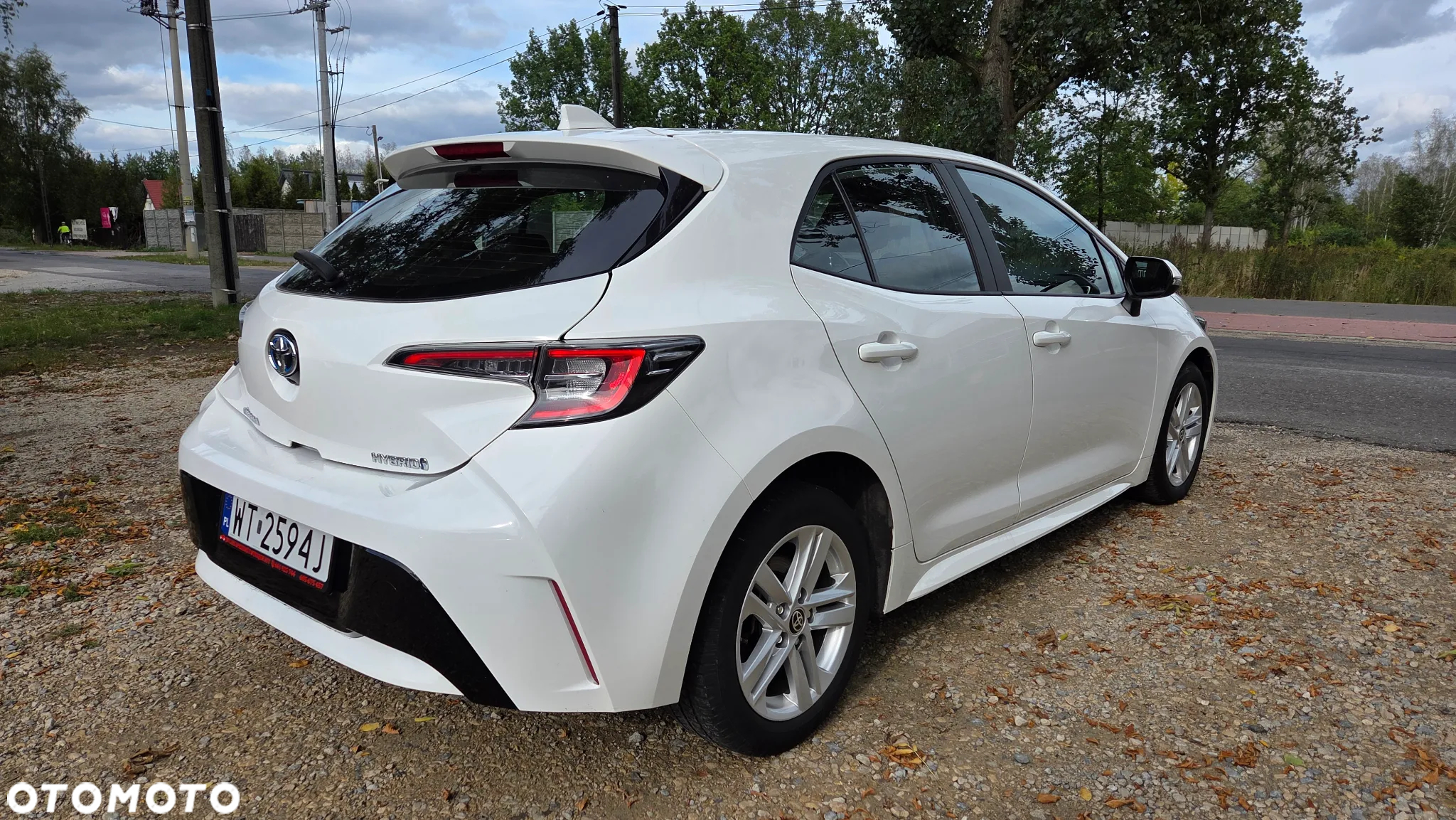 Toyota Corolla 1.8 Hybrid Business Edition - 4