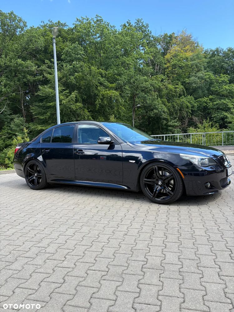 BMW Seria 5 550i - 9