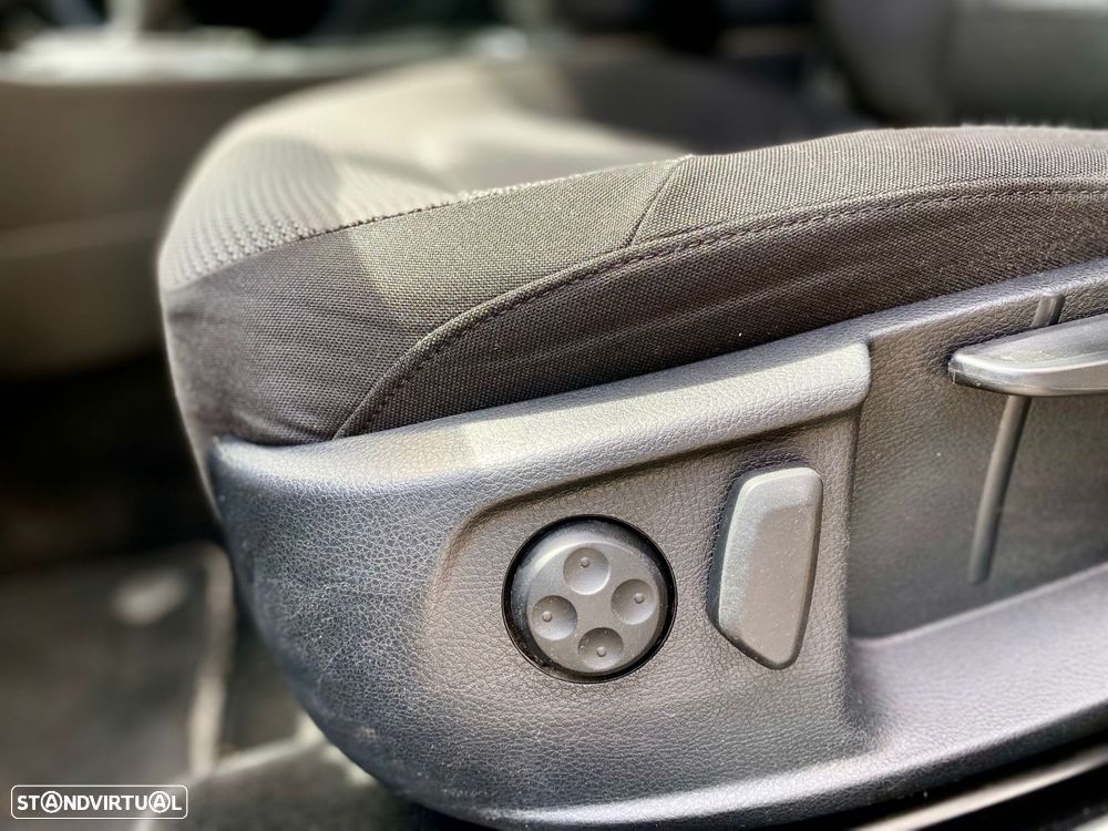 VW Passat 1.6 TDI BlueMotion - 12