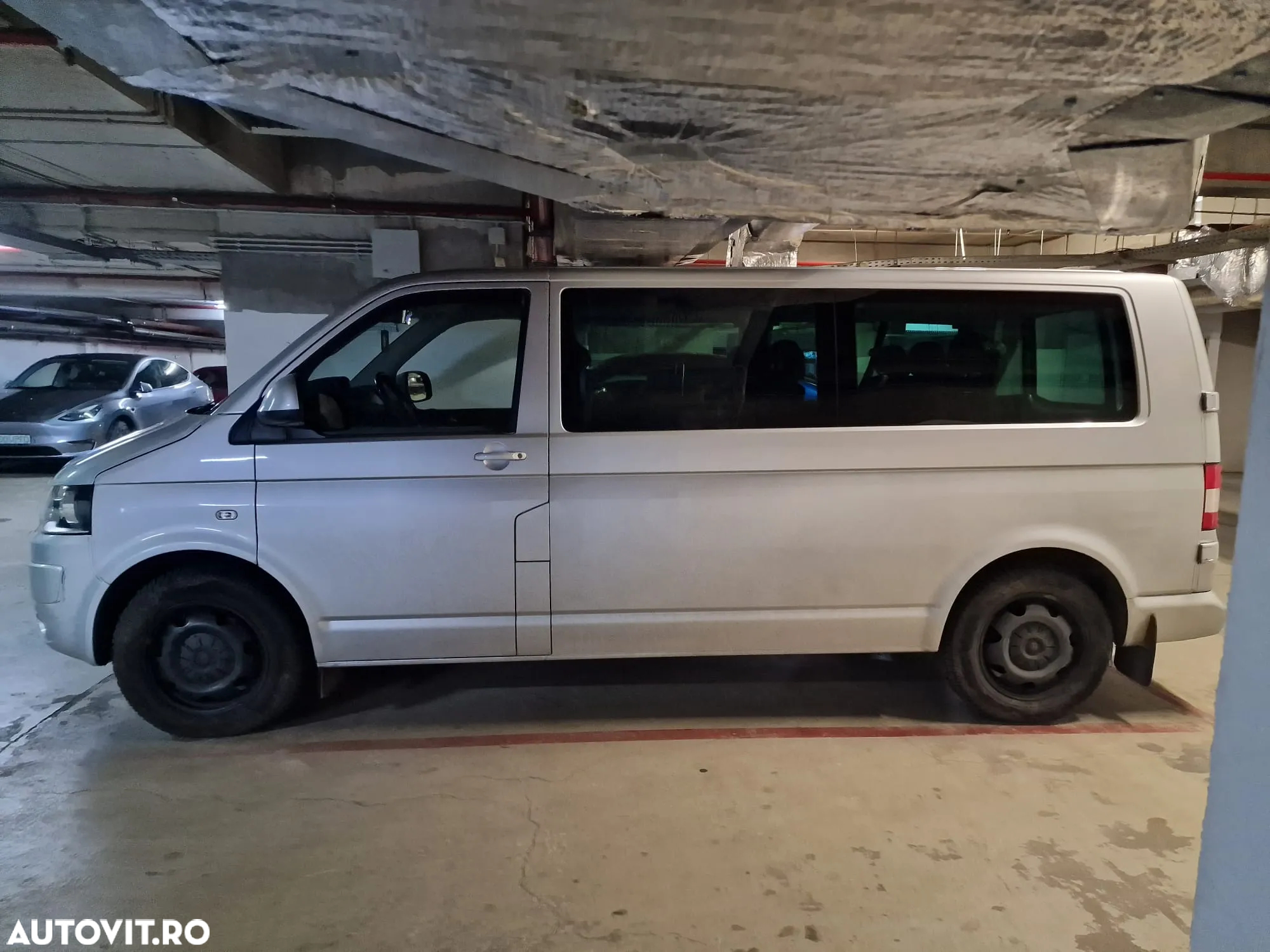 Volkswagen Caravelle - 5