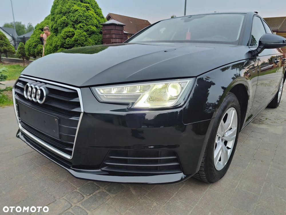 Audi A4 Limousine 1.4 TFSI Design S tronic - 29