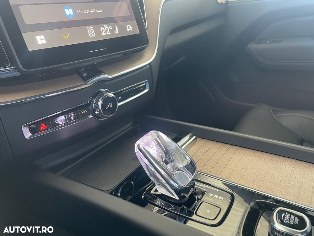 Volvo XC 60 T6 AWD Recharge Plus Dark - 17