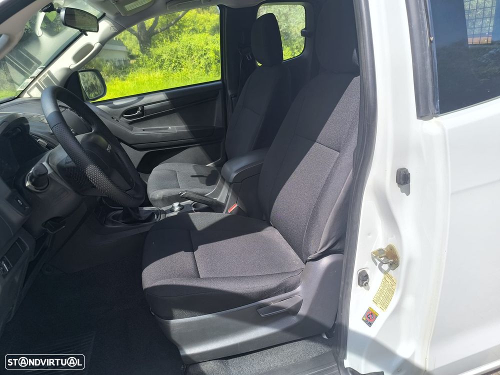 Isuzu D-Max 4X4 3 Lug - 9