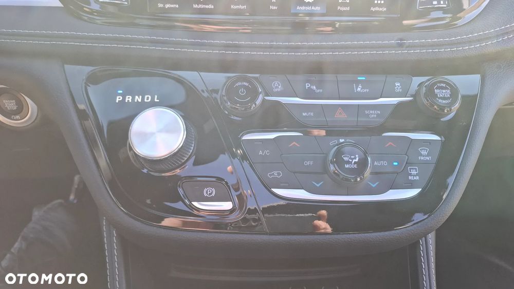 Chrysler Pacifica - 14