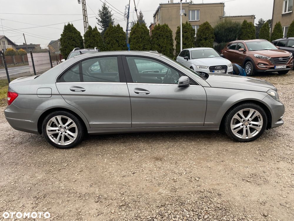 Mercedes-Benz Klasa C 180 (BlueEFFICIENCY) Avantgarde - 16