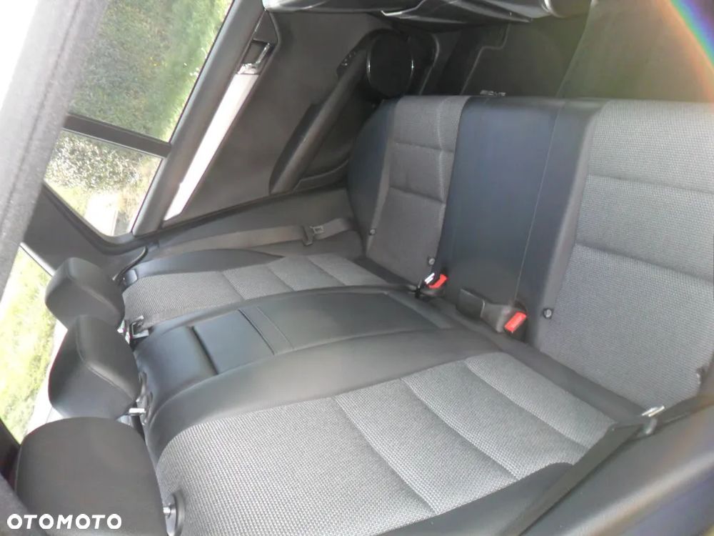 Mercedes-Benz Klasa C 180 CGI Automatik BlueEFFICIENCY SPORT EDITION - 21