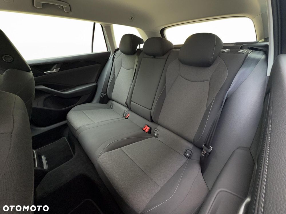 Volkswagen Passat - 29
