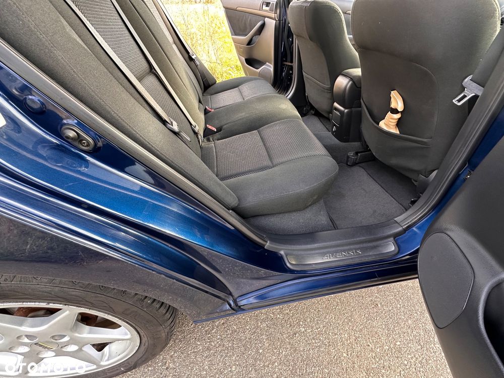 Toyota Avensis 1.8 VVT-i Luna - 18