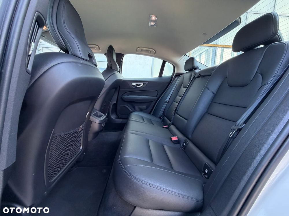 Volvo S60 B4 B Plus Dark - 23