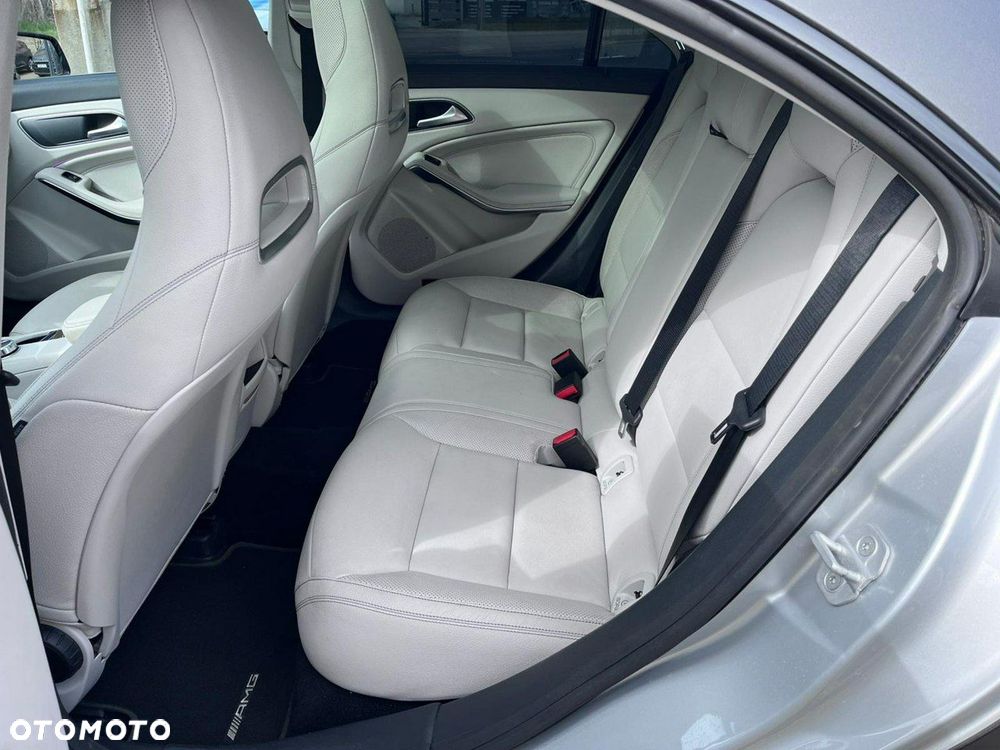 Mercedes-Benz CLA 45 AMG 4-Matic - 27