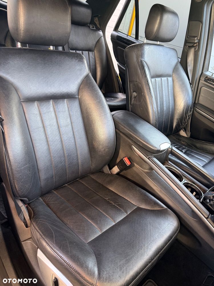 Mercedes-Benz ML - 12