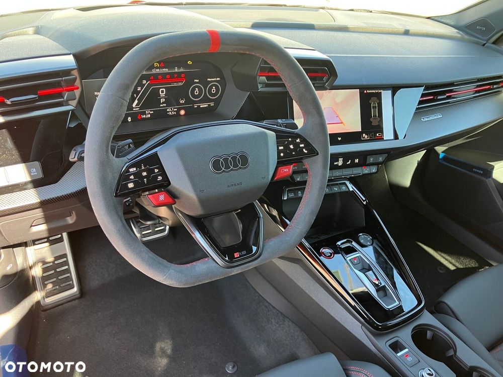 Audi RS3 Limousine - 14