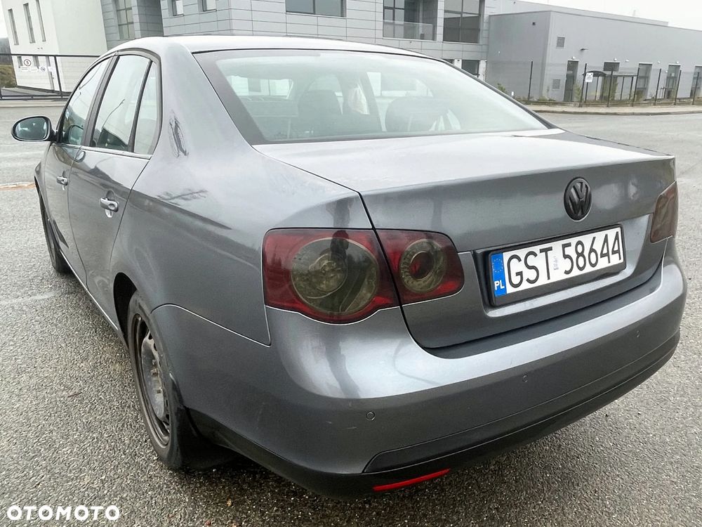 Volkswagen Jetta 1.6 TDI Highline Perfectline - 4