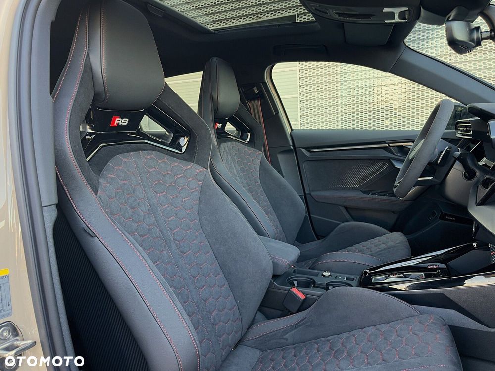 Audi RS3 Sportback - 12