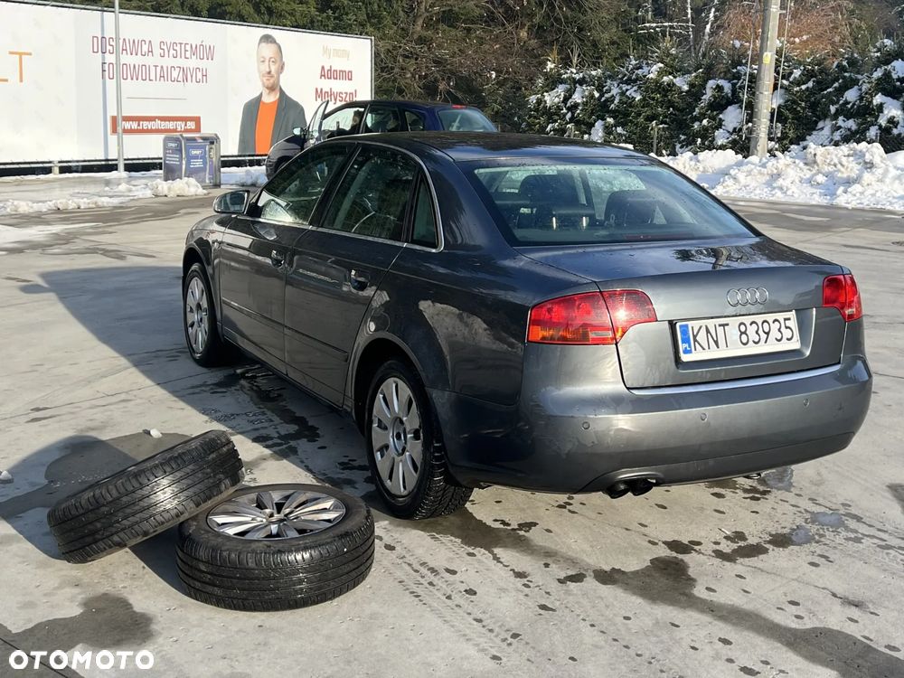 Audi A4 Limousine - 11