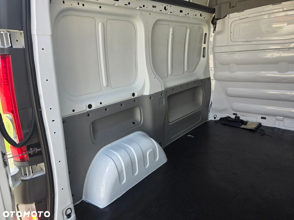 Opel Vivaro - 34