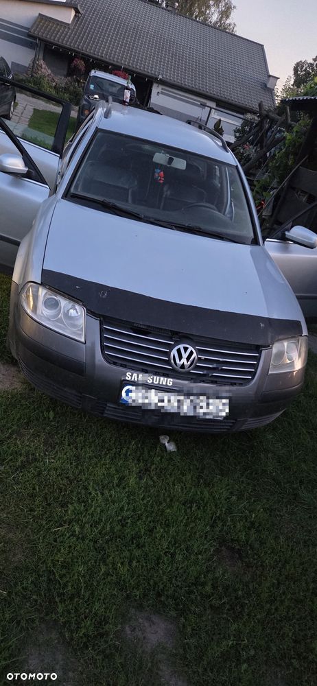 Volkswagen Passat - 1