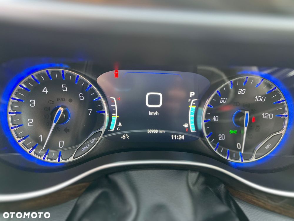 Chrysler Pacifica - 29