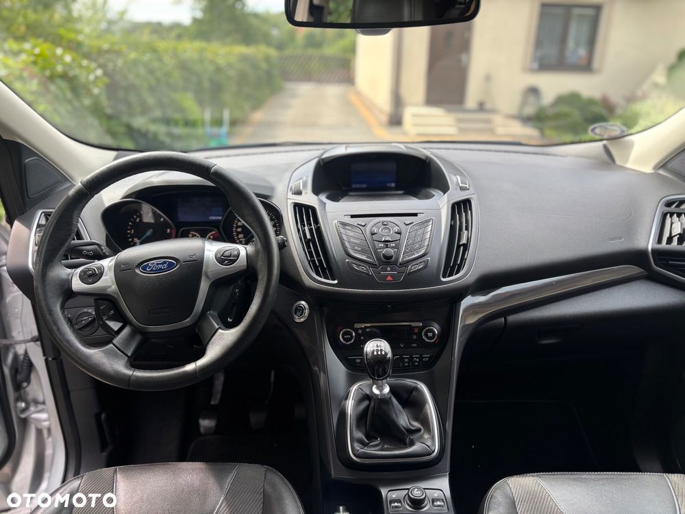 Ford Kuga 2.0 TDCi 2x4 Titanium - 14