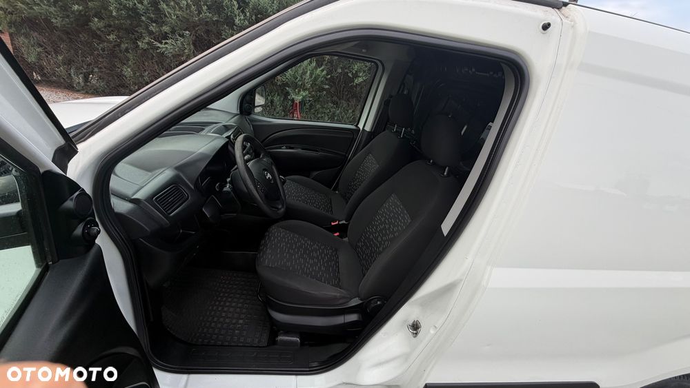 Opel Combo - 22