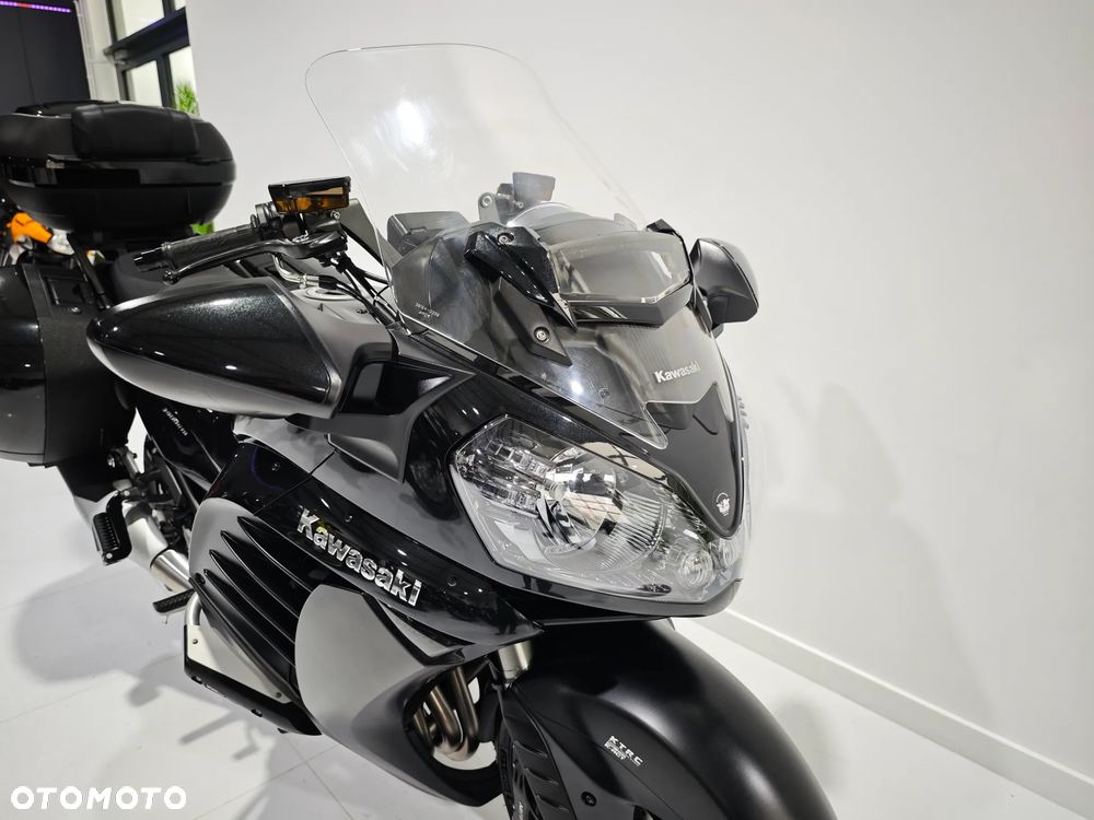 Kawasaki GTR - 8