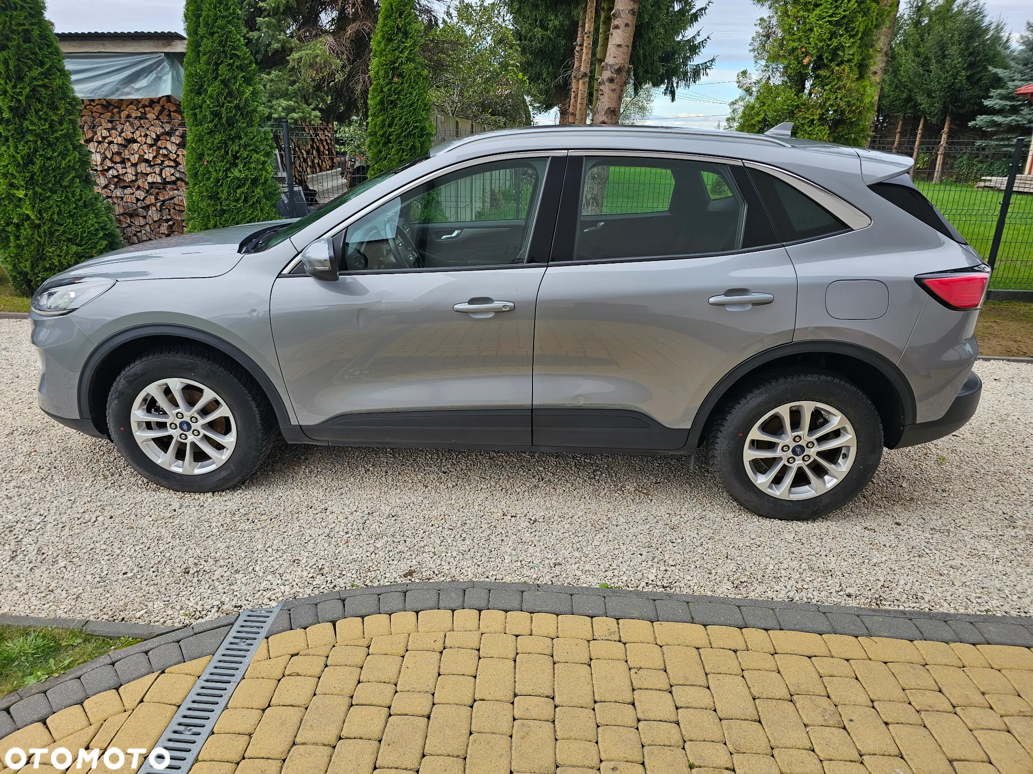 Ford Kuga 2.5 FHEV AWD Graphite Tech Edition e-CVT - 2