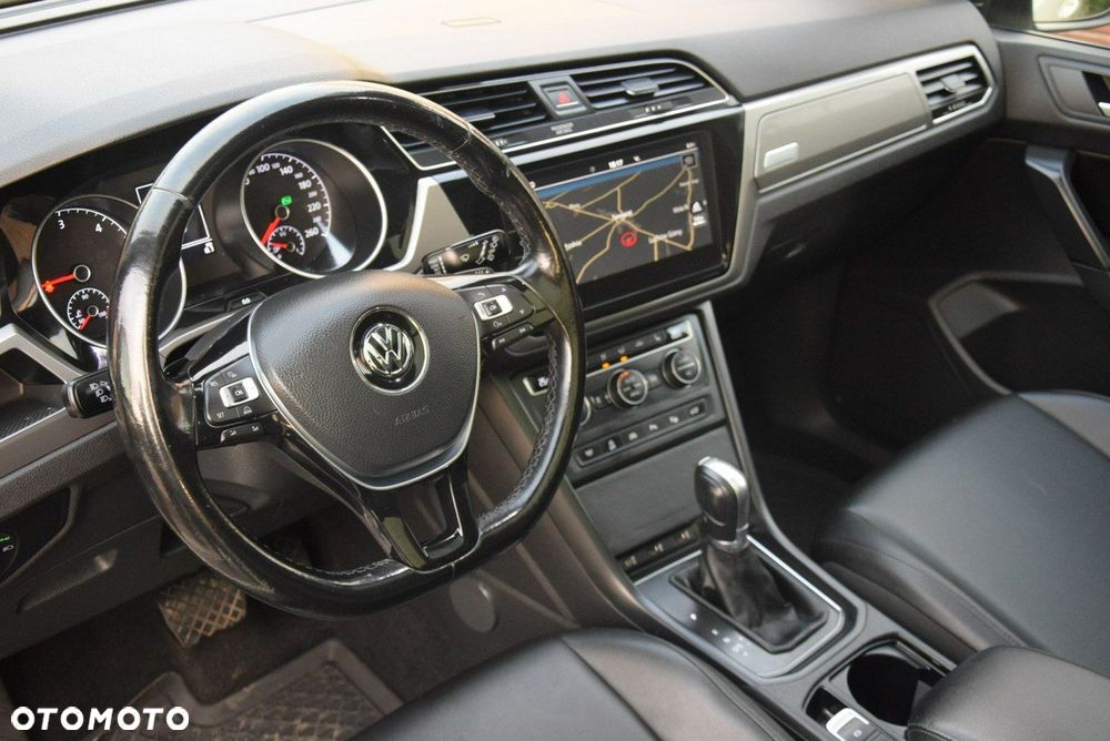 Volkswagen Touran - 39