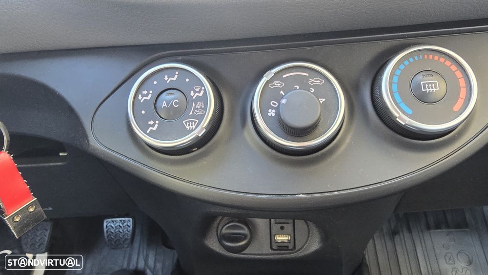 Toyota Yaris 1.4 D-4D Comfort+P.Style - 28