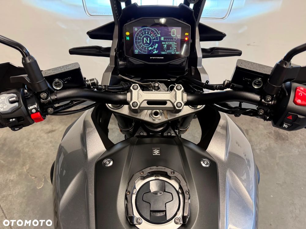 Suzuki V-STROM - 9