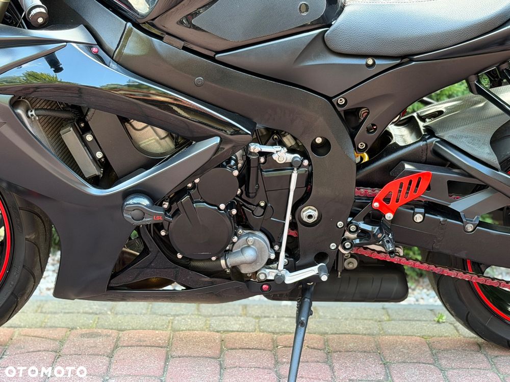 Suzuki GSX-R - 16