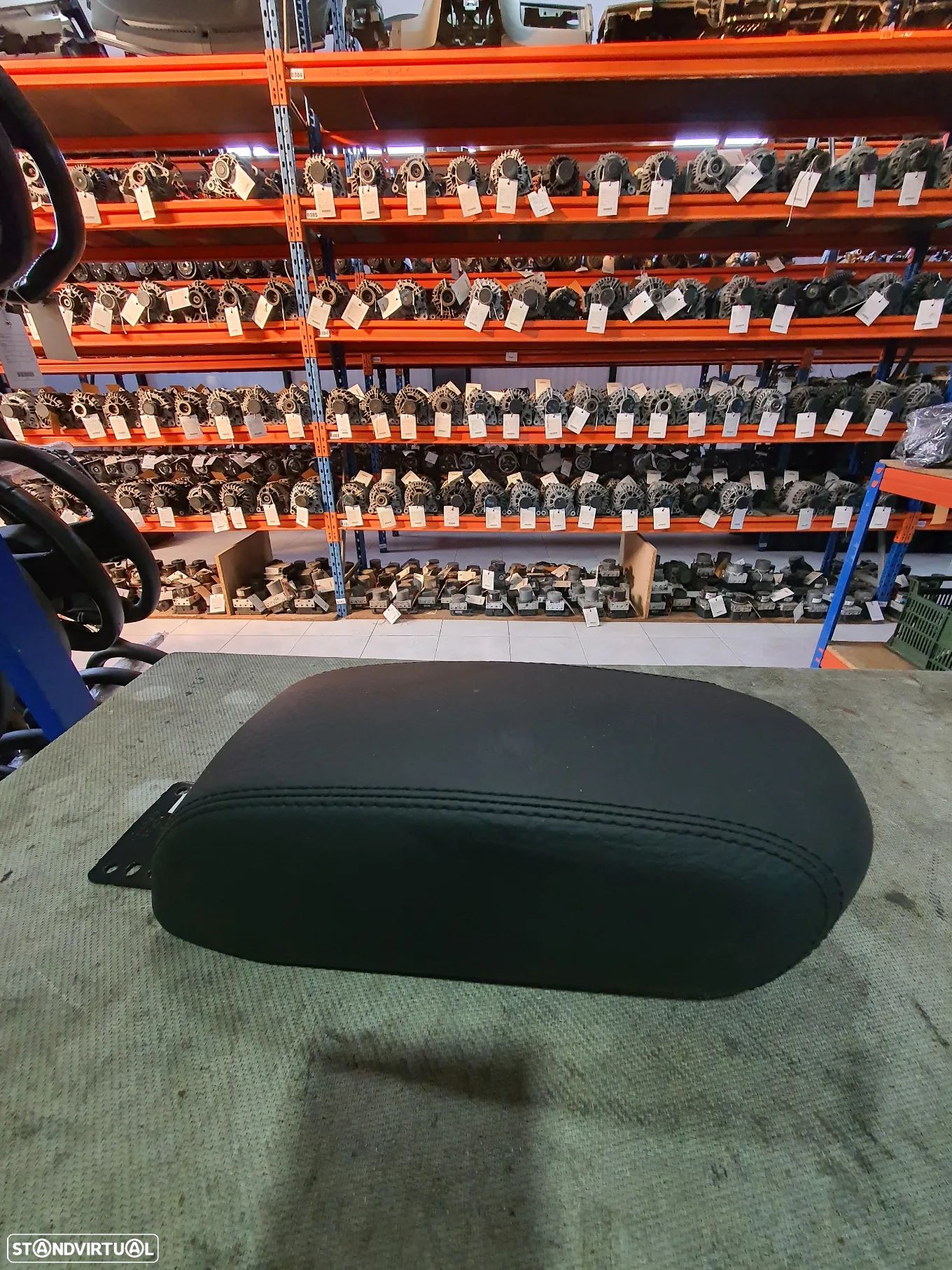 APOIO DE BRAÇO JEEP RENEGADE 14- / 51957102 - 1
