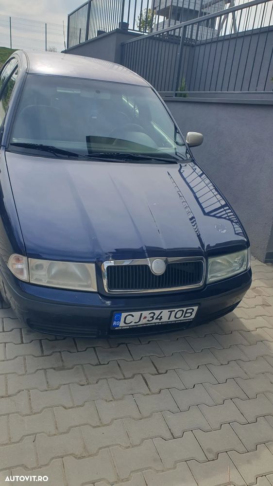 Skoda Octavia Combi 1.6 Ambiente - 3