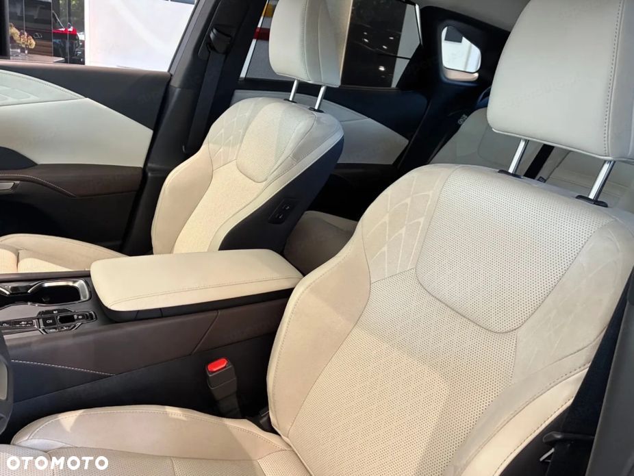 Lexus RX 350h Omotenashi - 9