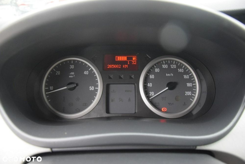 Opel Vivaro - 32