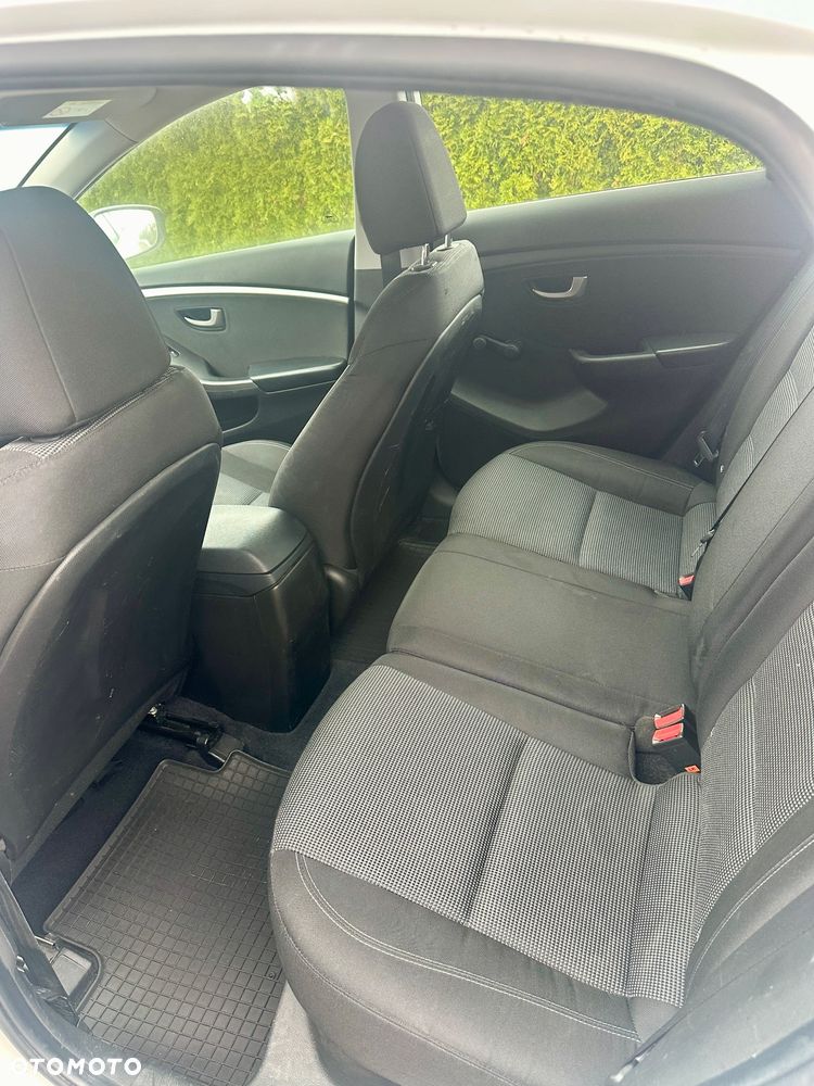 Hyundai i30 1.6 CRDi BlueDrive Comfort - 8