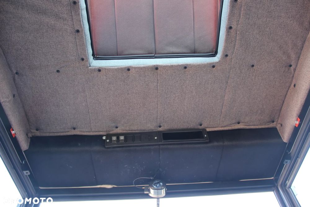 Kabina do ciągnika C-360 D-Lux z błotnikami + maska model Retro - 5