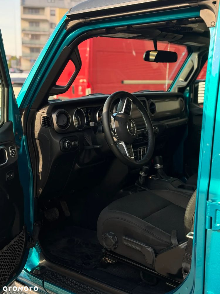 Jeep Wrangler - 13