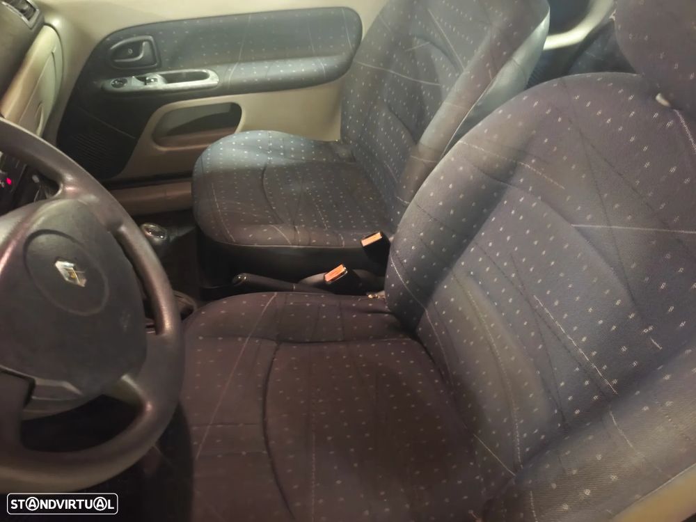 Renault Clio 1.2 16V Expression - 10