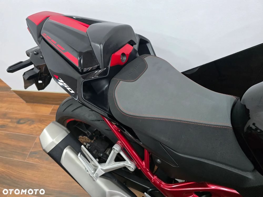 Honda Hornet - 24