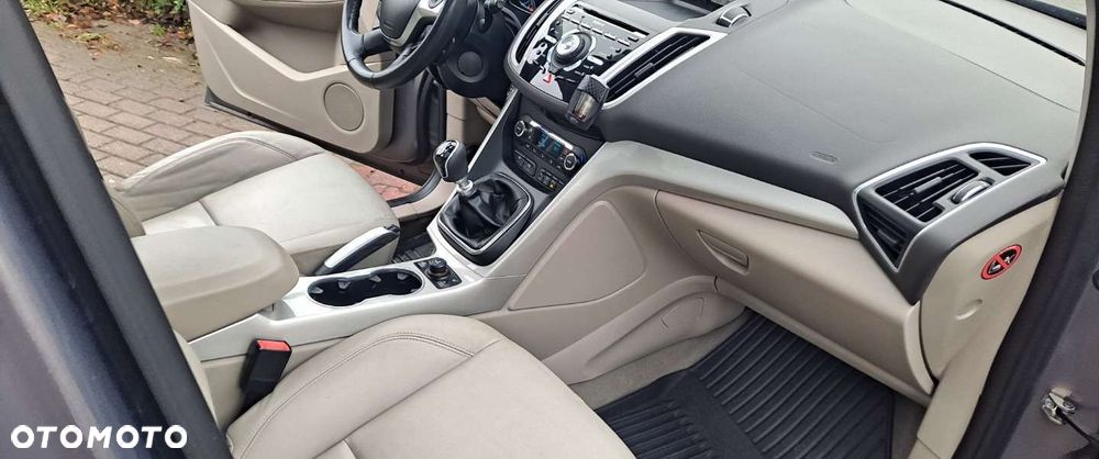 Ford Grand C-MAX - 33