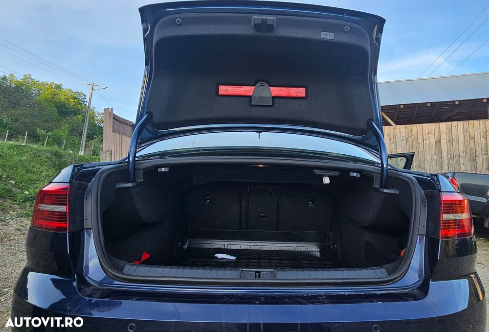 Volkswagen Passat 2.0 TDI Comfortline - 4