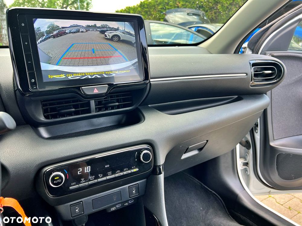 Toyota Yaris Hybrid 1.5 Style - 12