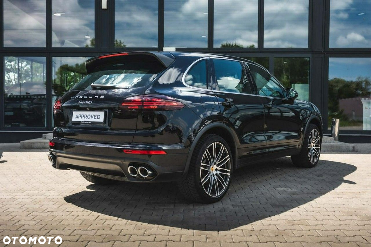 Porsche Cayenne - 4