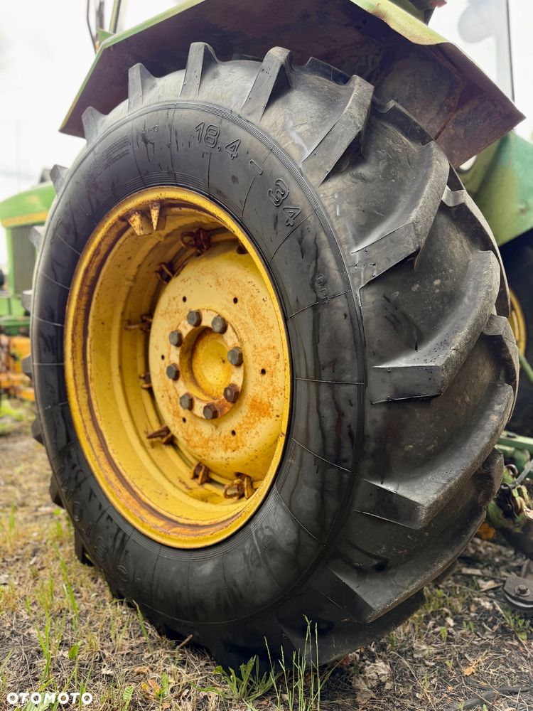 John Deere 3120 - 23
