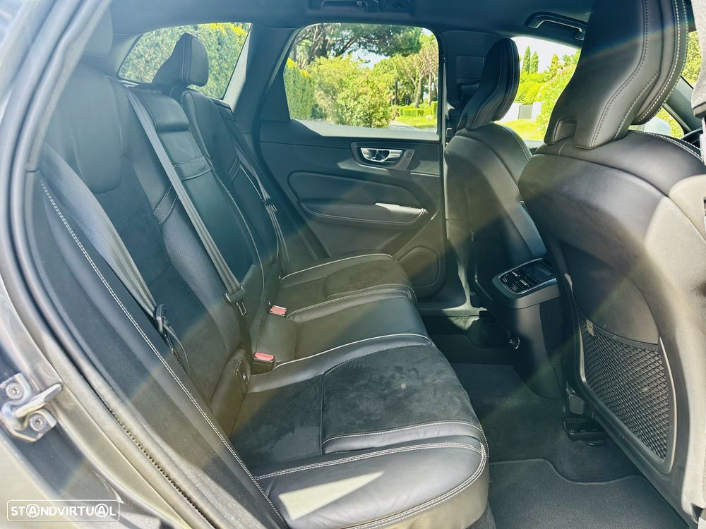 Volvo XC 60 2.0 D4 R-Design AWD - 28