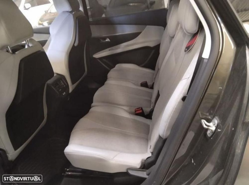 Peugeot 5008 - 3